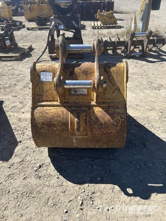 CAT 42 in Digging Excavator Bucket Kopad