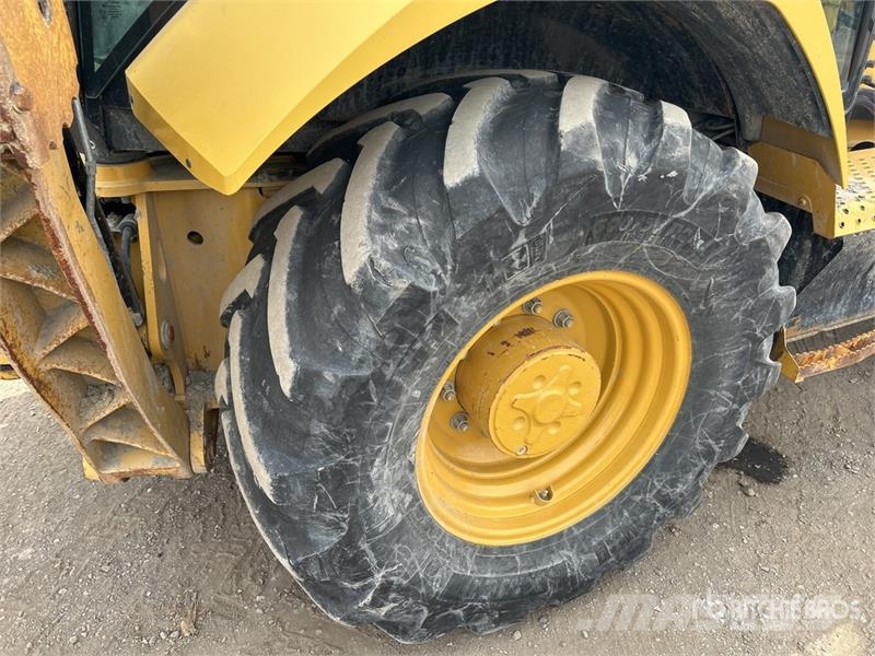 CAT 420 XE Ekskavatori-iekrāvēji