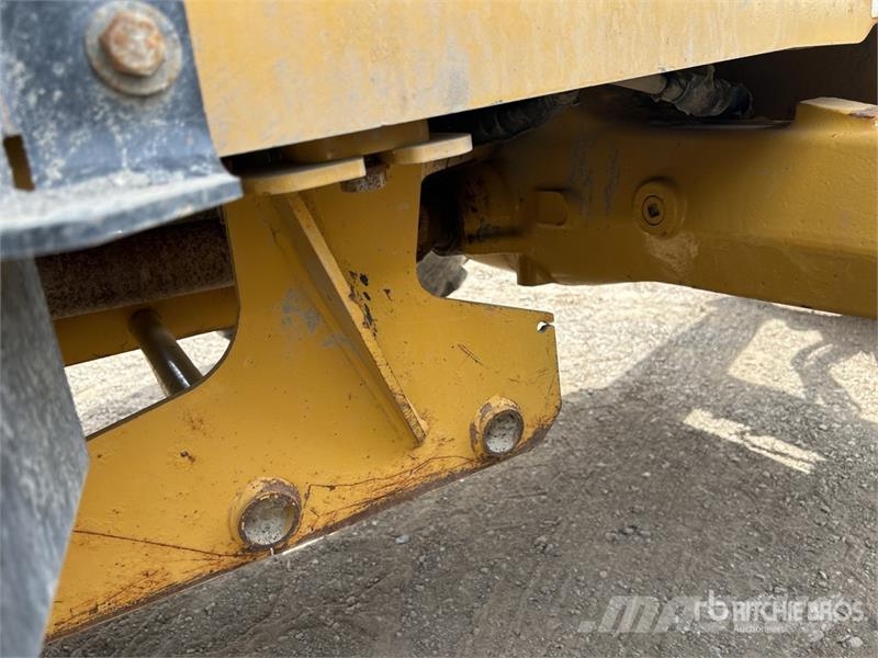 CAT 420 XE Ekskavatori-iekrāvēji
