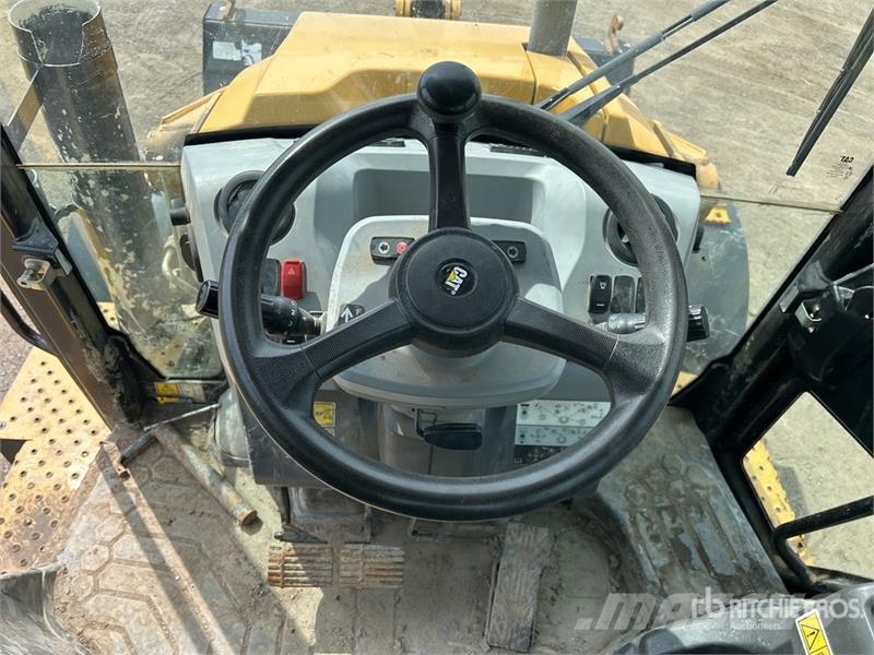CAT 420 XE Ekskavatori-iekrāvēji
