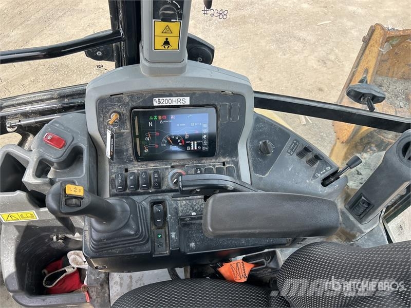 CAT 420 XE Ekskavatori-iekrāvēji