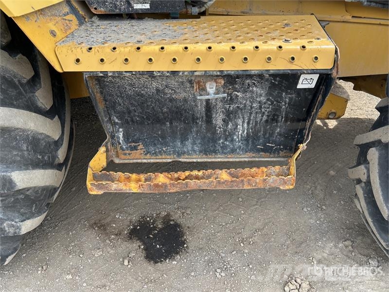 CAT 420 XE Ekskavatori-iekrāvēji
