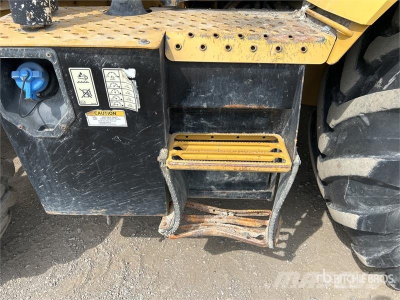 CAT 420 XE Ekskavatori-iekrāvēji