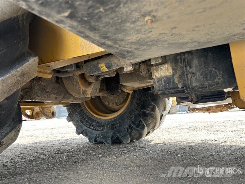 CAT 420 XE Ekskavatori-iekrāvēji