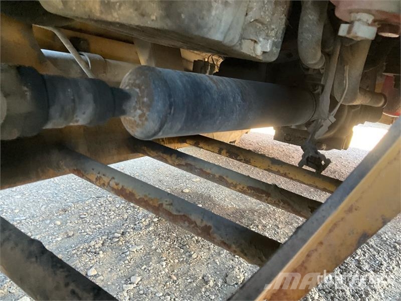 CAT 420E IT لوادر ذات جرافات عكسية