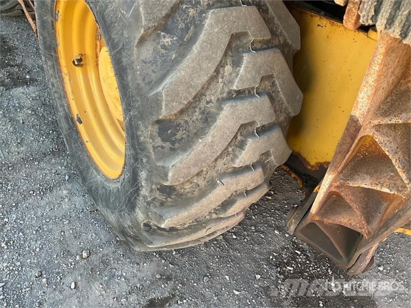 CAT 420E IT لوادر ذات جرافات عكسية