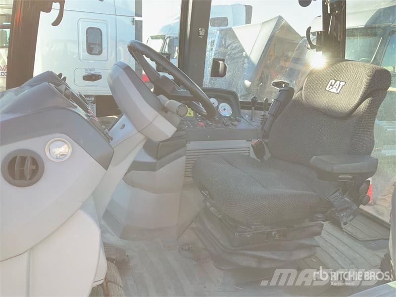CAT 420E IT لوادر ذات جرافات عكسية
