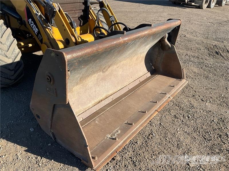 CAT 420E IT لوادر ذات جرافات عكسية