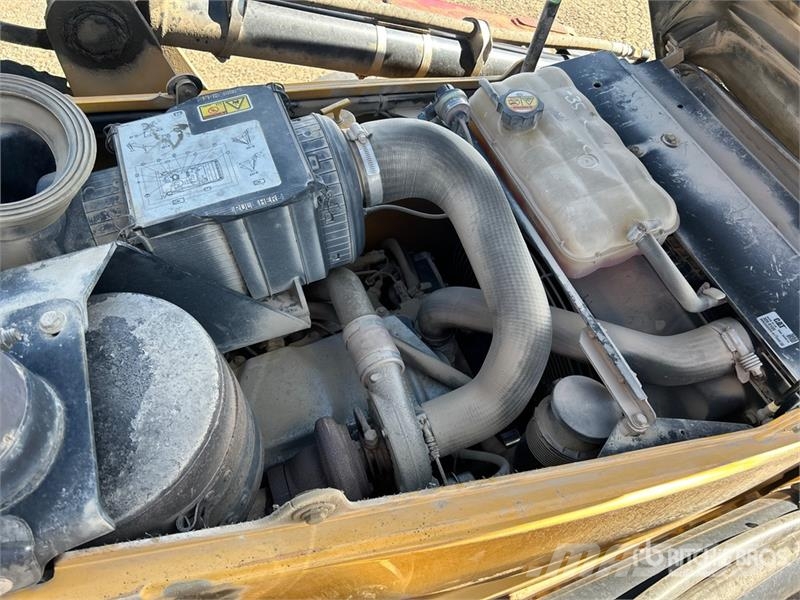CAT 420E IT لوادر ذات جرافات عكسية