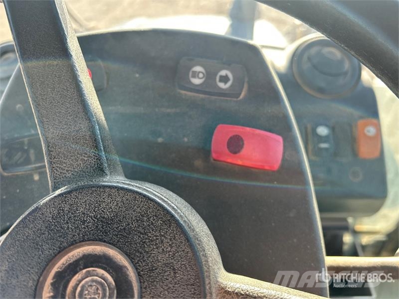 CAT 420E IT لوادر ذات جرافات عكسية