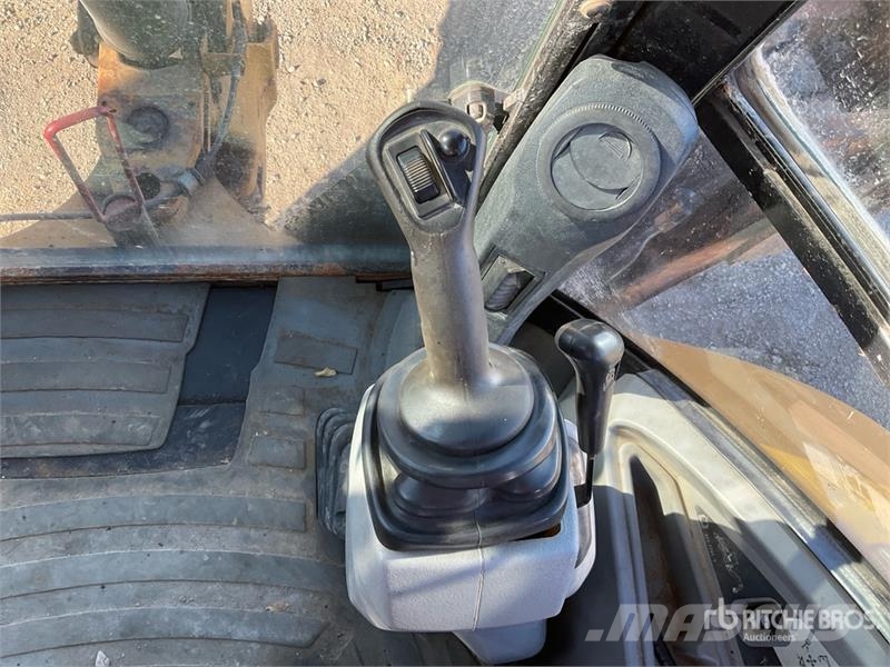 CAT 420E IT لوادر ذات جرافات عكسية