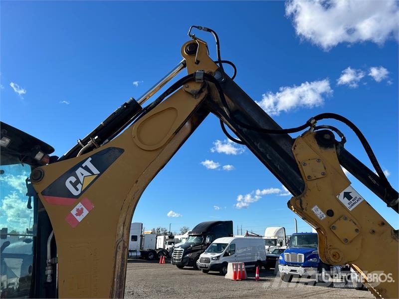 CAT 420E IT لوادر ذات جرافات عكسية