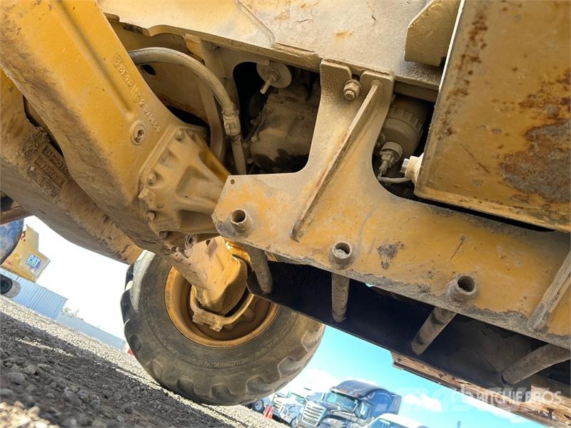 CAT 420E IT لوادر ذات جرافات عكسية