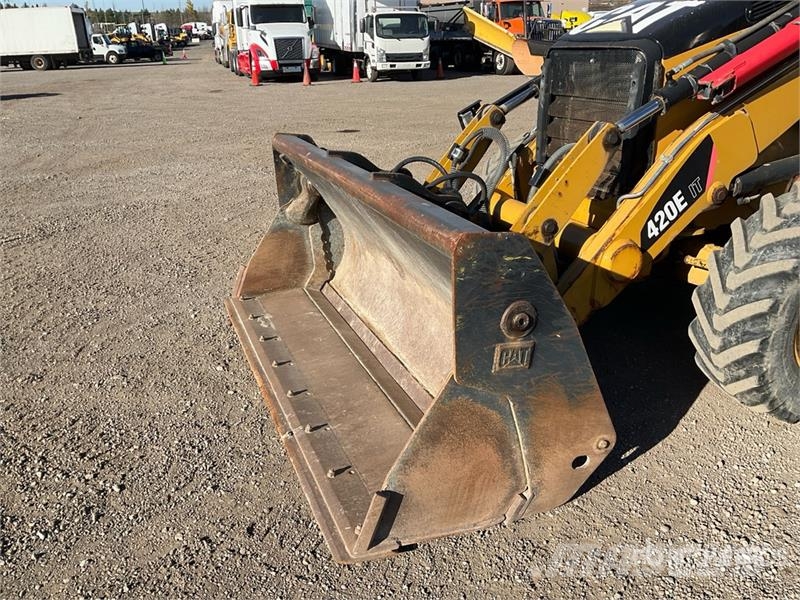 CAT 420E IT لوادر ذات جرافات عكسية