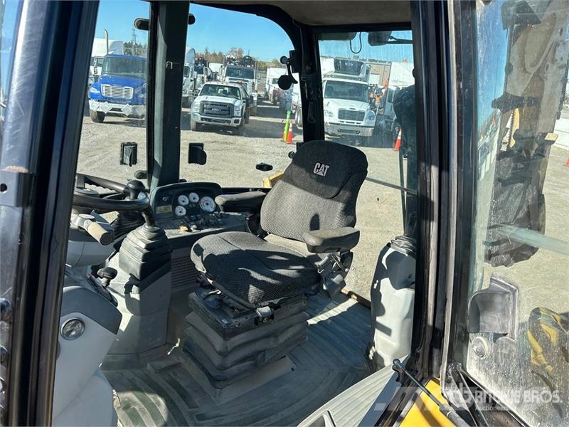 CAT 420E IT لوادر ذات جرافات عكسية