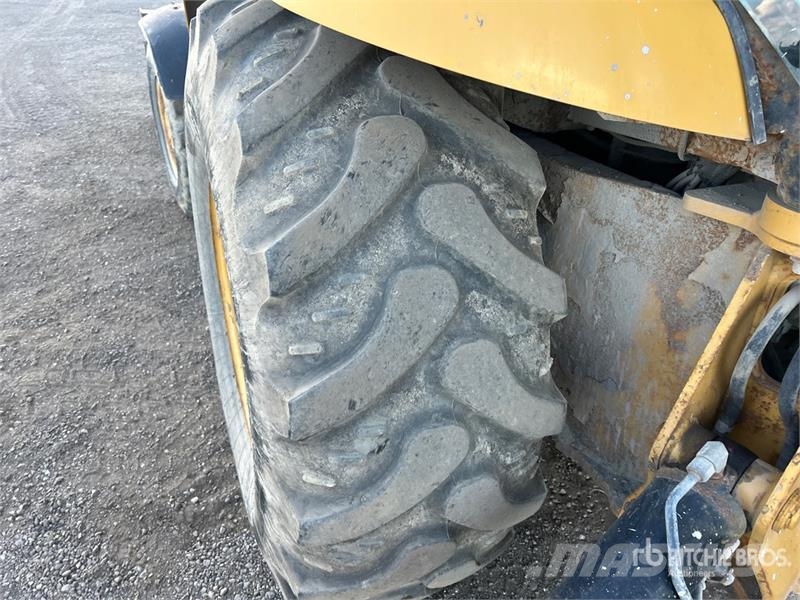 CAT 420E IT لوادر ذات جرافات عكسية