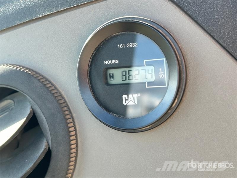 CAT 420E IT لوادر ذات جرافات عكسية