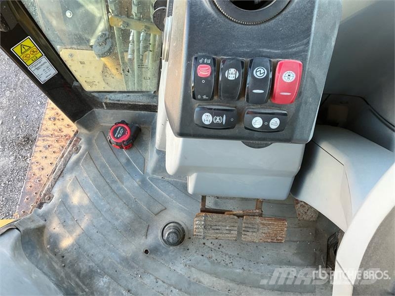 CAT 420E IT لوادر ذات جرافات عكسية