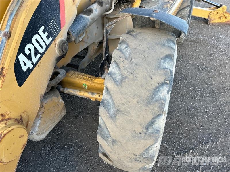 CAT 420E IT لوادر ذات جرافات عكسية