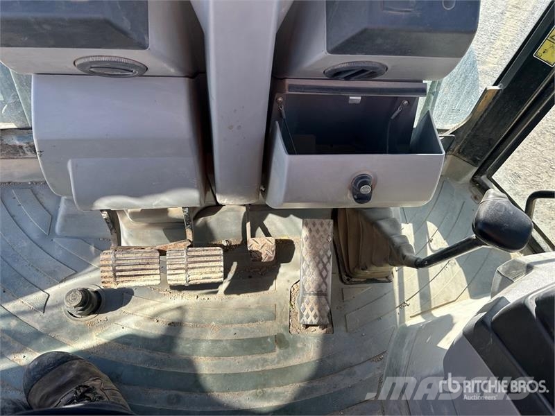 CAT 420E IT لوادر ذات جرافات عكسية