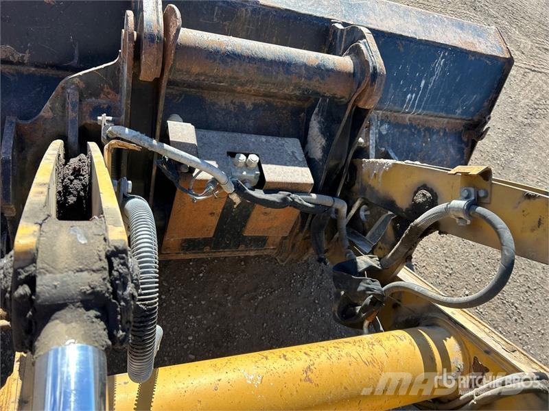 CAT 420E IT لوادر ذات جرافات عكسية
