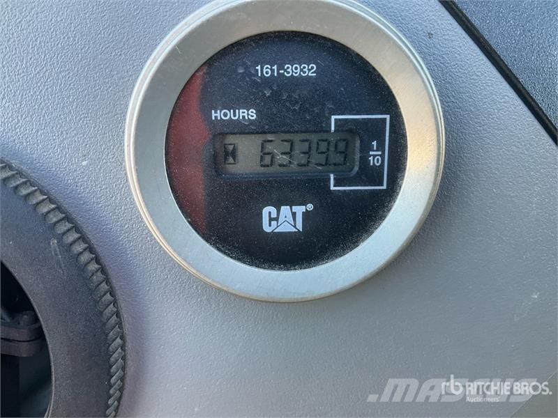 CAT 420E IT لوادر ذات جرافات عكسية