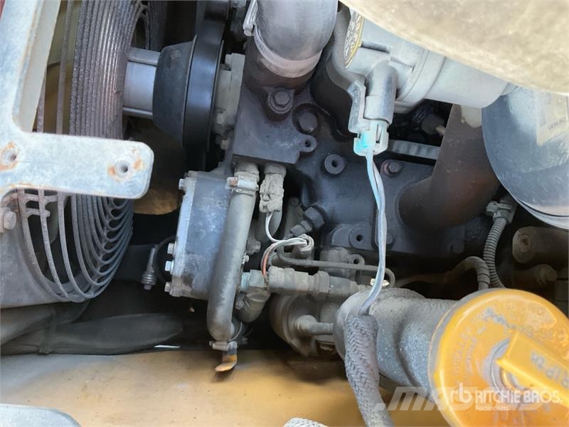 CAT 420E IT لوادر ذات جرافات عكسية