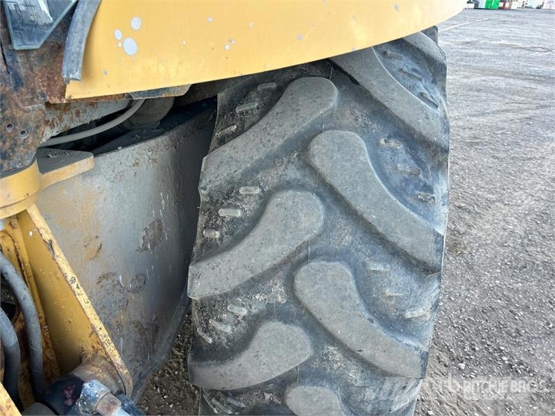CAT 420E IT لوادر ذات جرافات عكسية