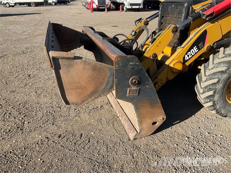 CAT 420E IT لوادر ذات جرافات عكسية