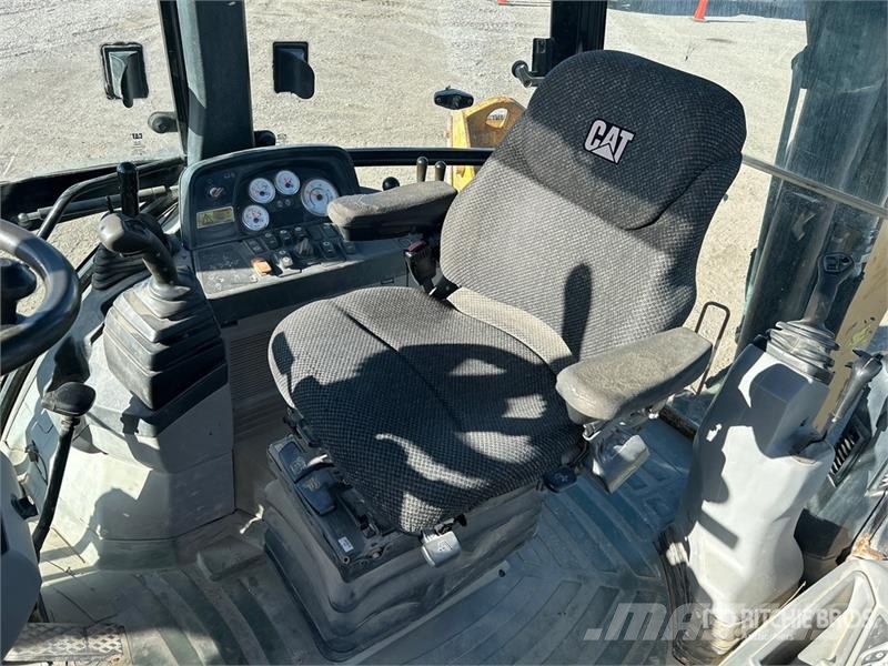 CAT 420E IT لوادر ذات جرافات عكسية