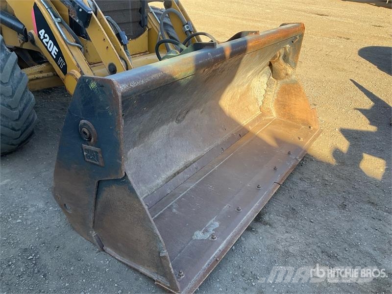 CAT 420E IT لوادر ذات جرافات عكسية