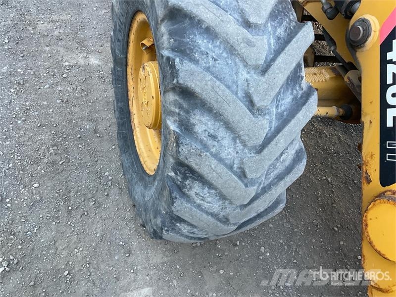 CAT 420E IT لوادر ذات جرافات عكسية