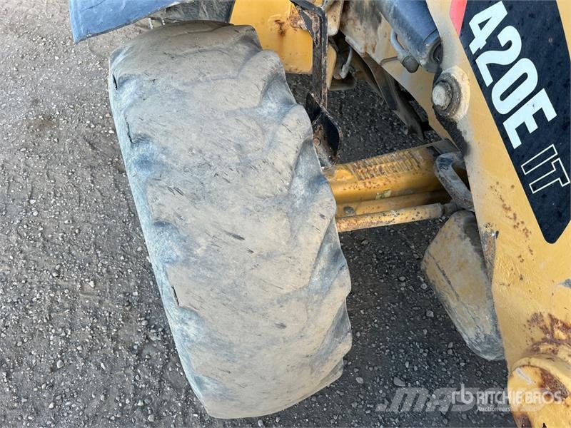 CAT 420E IT لوادر ذات جرافات عكسية