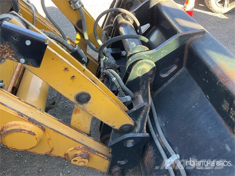 CAT 420E IT لوادر ذات جرافات عكسية