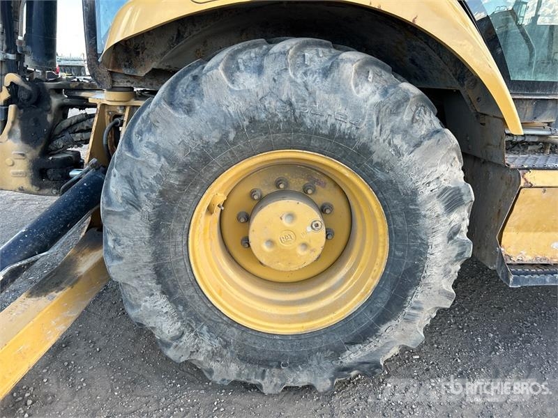 CAT 420E IT لوادر ذات جرافات عكسية