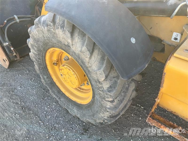 CAT 420E IT لوادر ذات جرافات عكسية