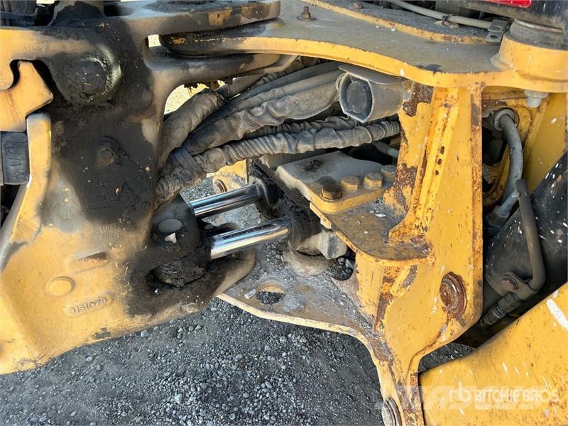 CAT 420E IT لوادر ذات جرافات عكسية