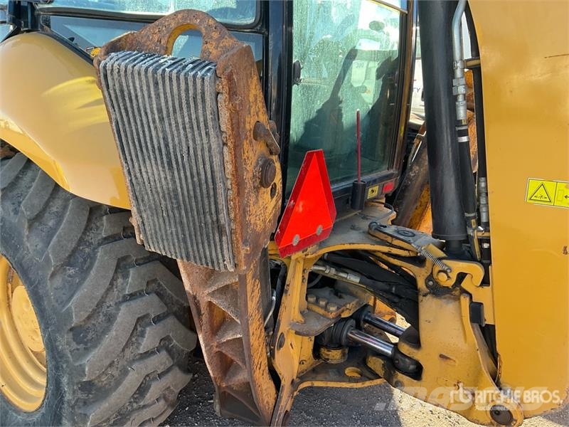CAT 420E IT لوادر ذات جرافات عكسية