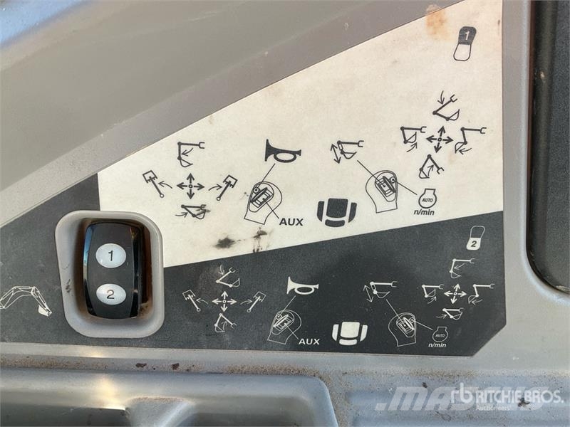 CAT 420E IT لوادر ذات جرافات عكسية