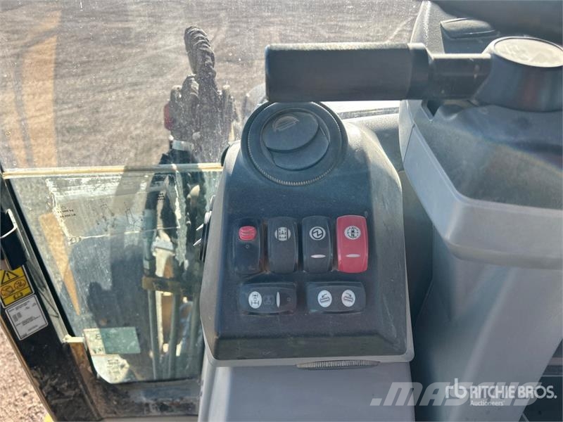 CAT 420E IT لوادر ذات جرافات عكسية