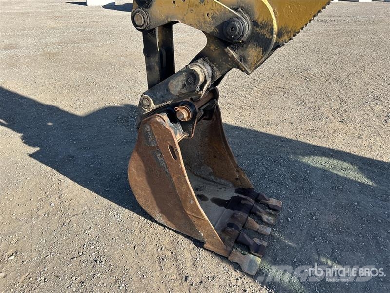 CAT 420E IT لوادر ذات جرافات عكسية