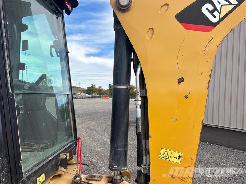 CAT 420F2 IT 4x4 Backhoe Loader Kotrórakodók