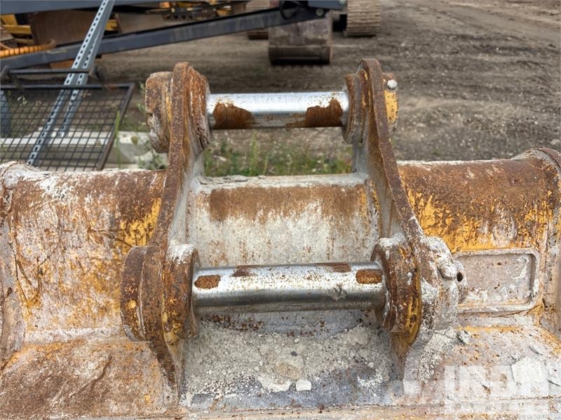 CAT 44 in Excavator Bucket - Fits Cat Kovalar