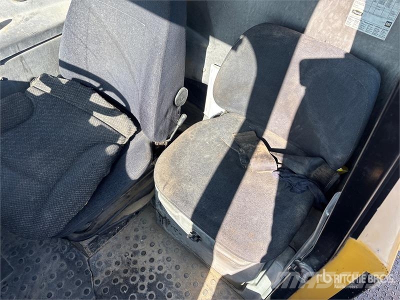 CAT 725 Csuklósdömperek