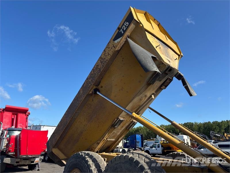 CAT 725 Csuklósdömperek