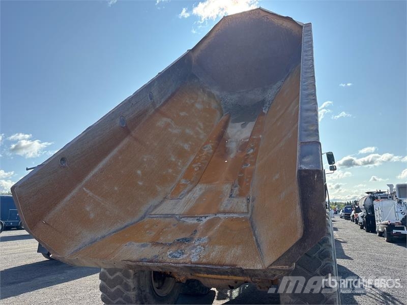 CAT 725 Csuklósdömperek