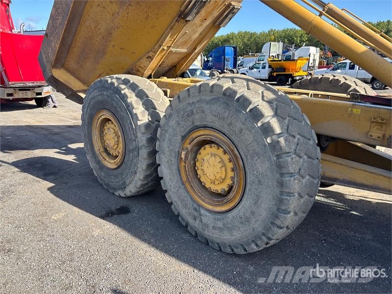 CAT 725 Csuklósdömperek