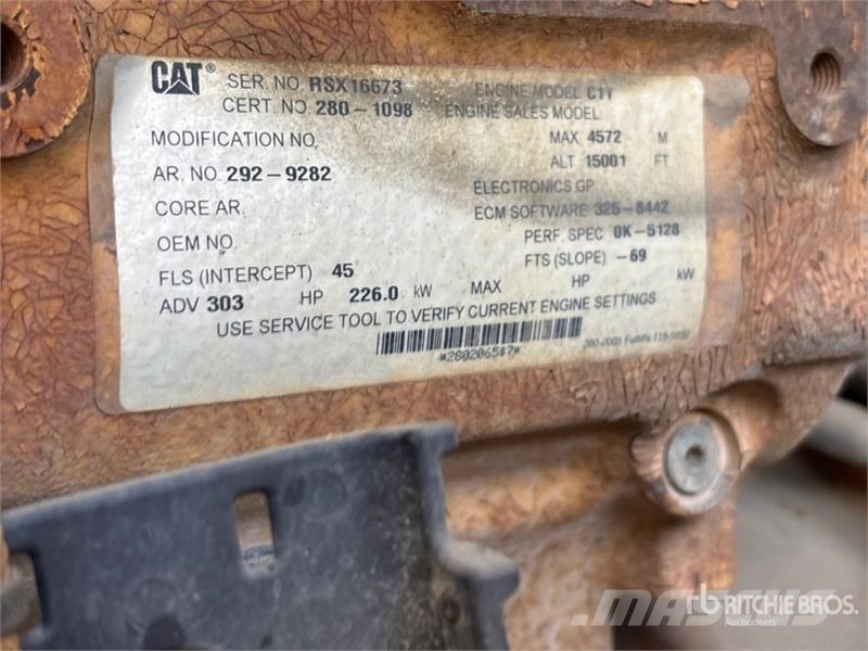 CAT 725 Csuklósdömperek