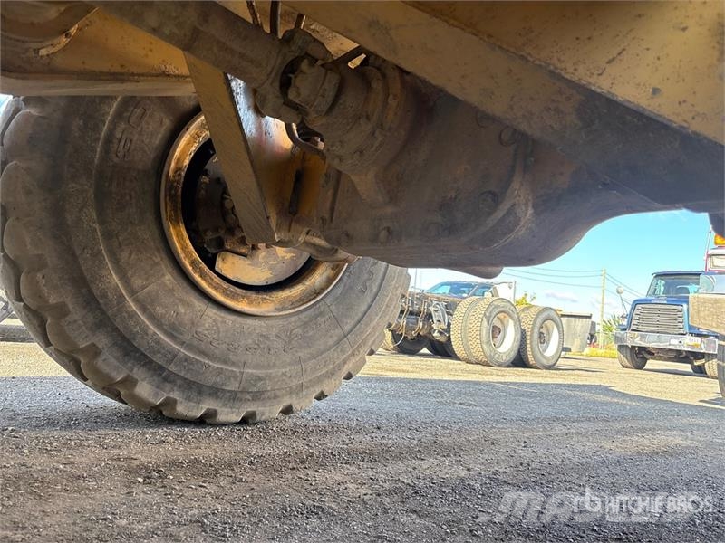 CAT 725 Csuklósdömperek