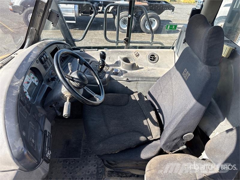 CAT 725 Csuklósdömperek